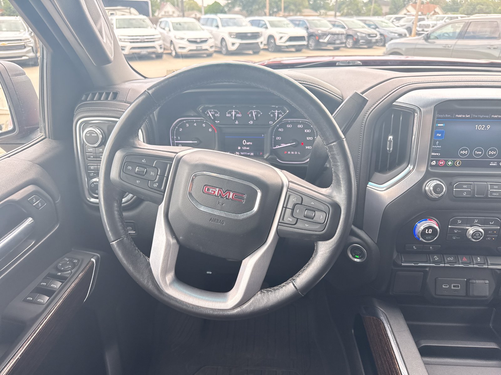 Used 2022 GMC Sierra 1500 Elevation w/ LPO, Elevation Black Package AWD/4WD image 27