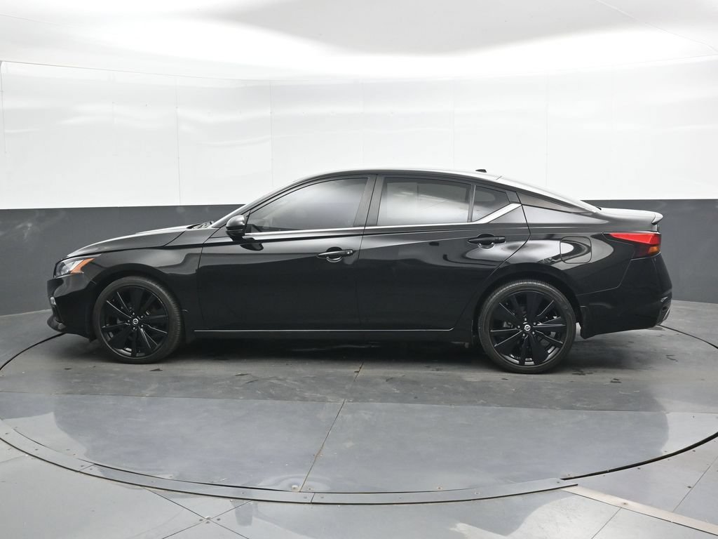 Used 2022 Nissan Altima 2.5 SR w/ Midnight Edition Package AWD/4WD image 8