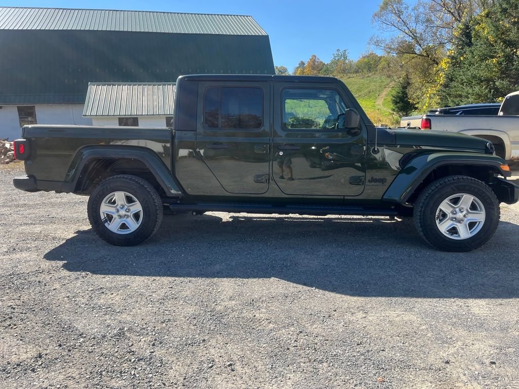 Used 2022 Jeep Gladiator Sport image 5
