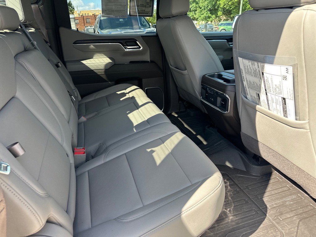 Used 2024 GMC Sierra 1500 SLT w/ SLT Premium Plus Package AWD/4WD image 11