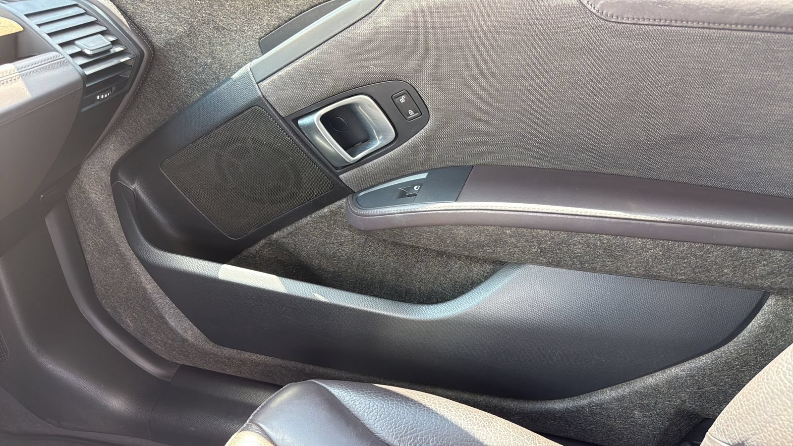 Used 2015 BMW i3 w/ Range Extender RWD image 23