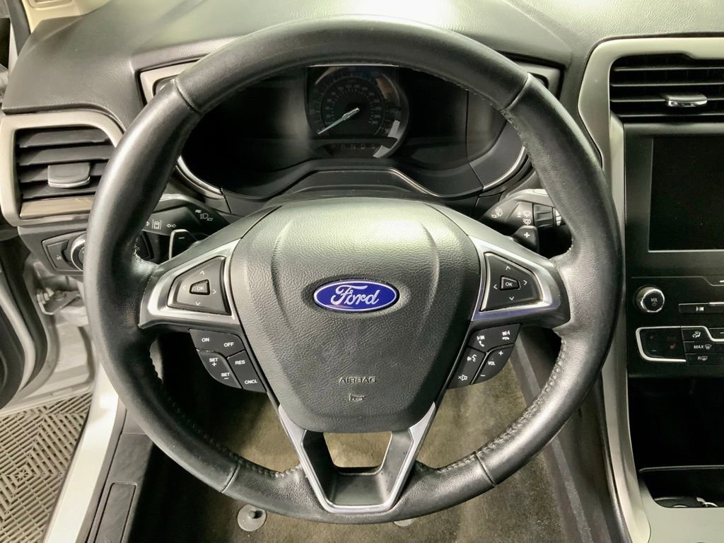 Used 2019 Ford Fusion SEL FWD image 27