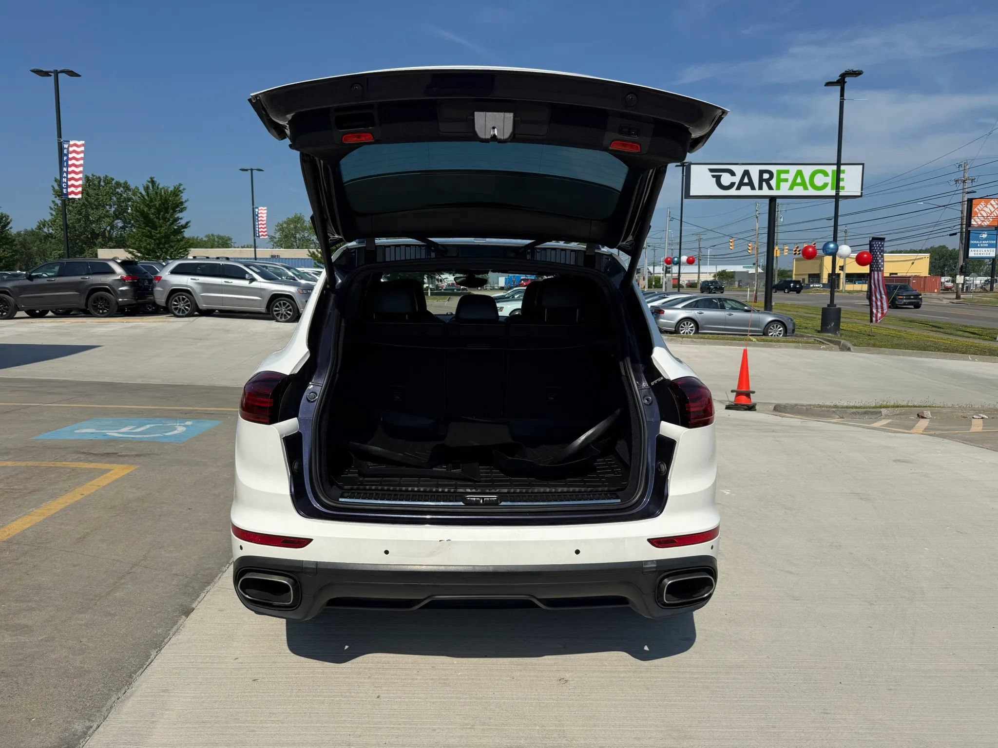 Used 2018 Porsche Cayenne Platinum Edition AWD/4WD image 13