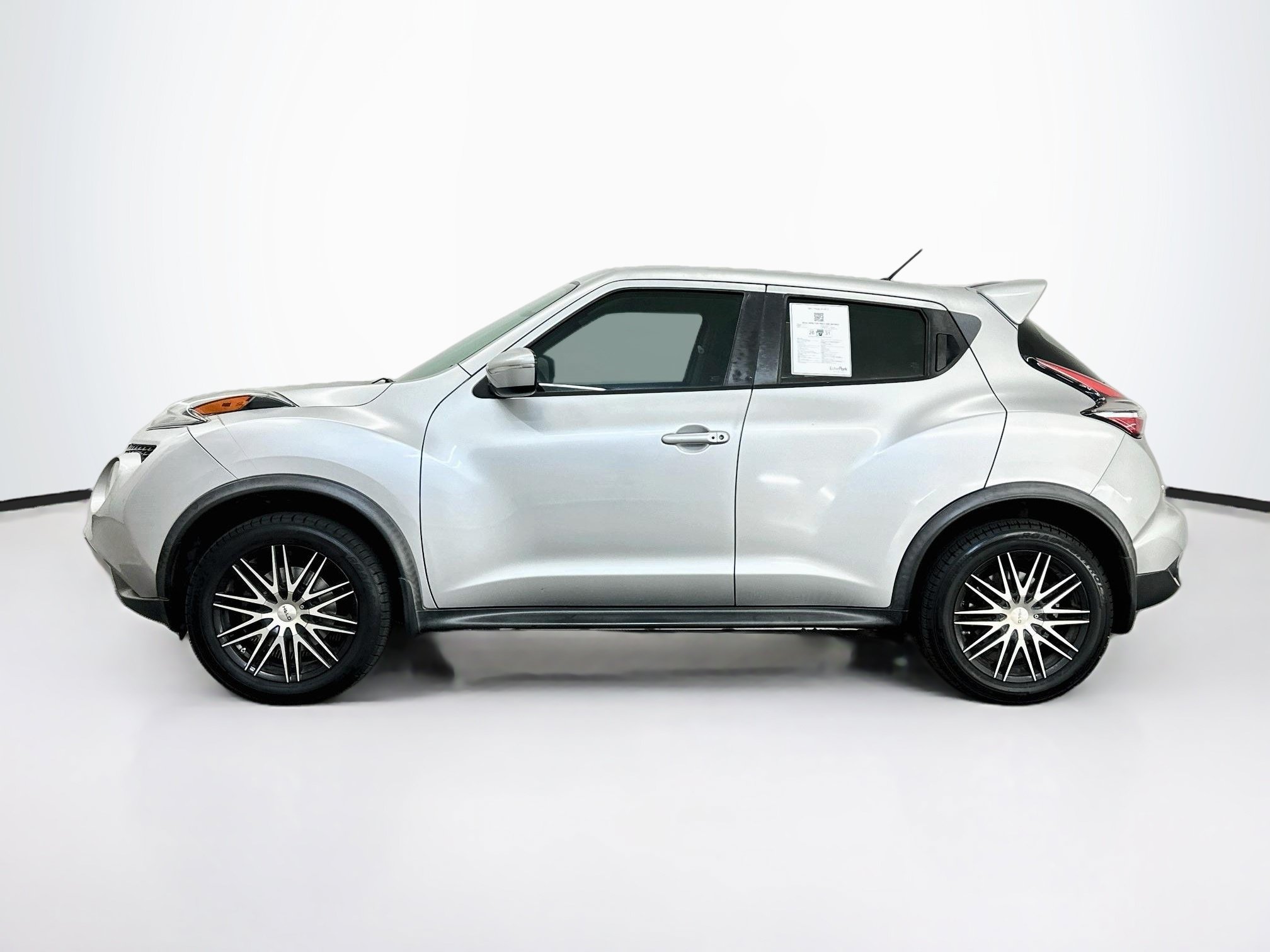 Used 2015 Nissan Juke S AWD/4WD image 4