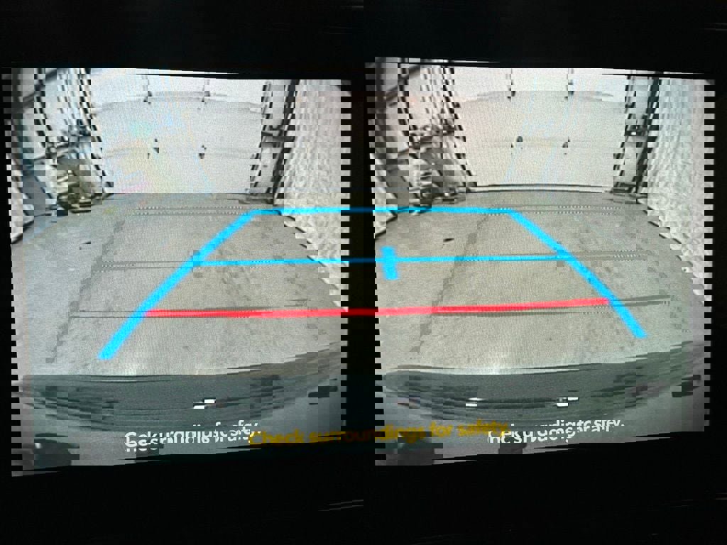 Used 2025 Toyota Corolla SE image 38