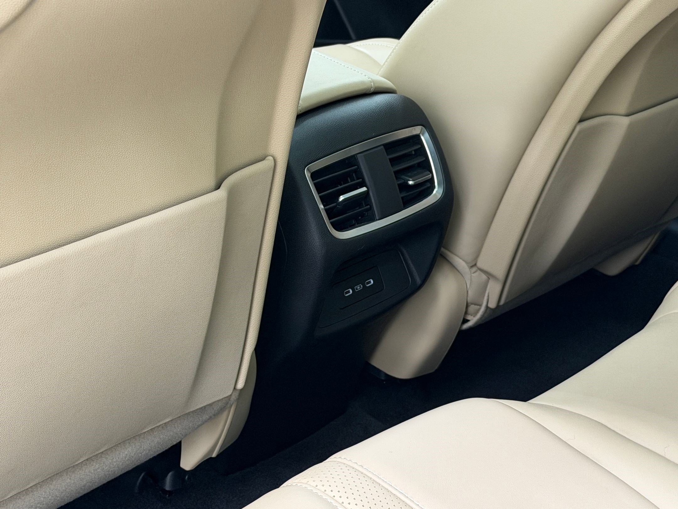 Used 2024 Acura RDX SH-AWD w/ Technology Package image 27