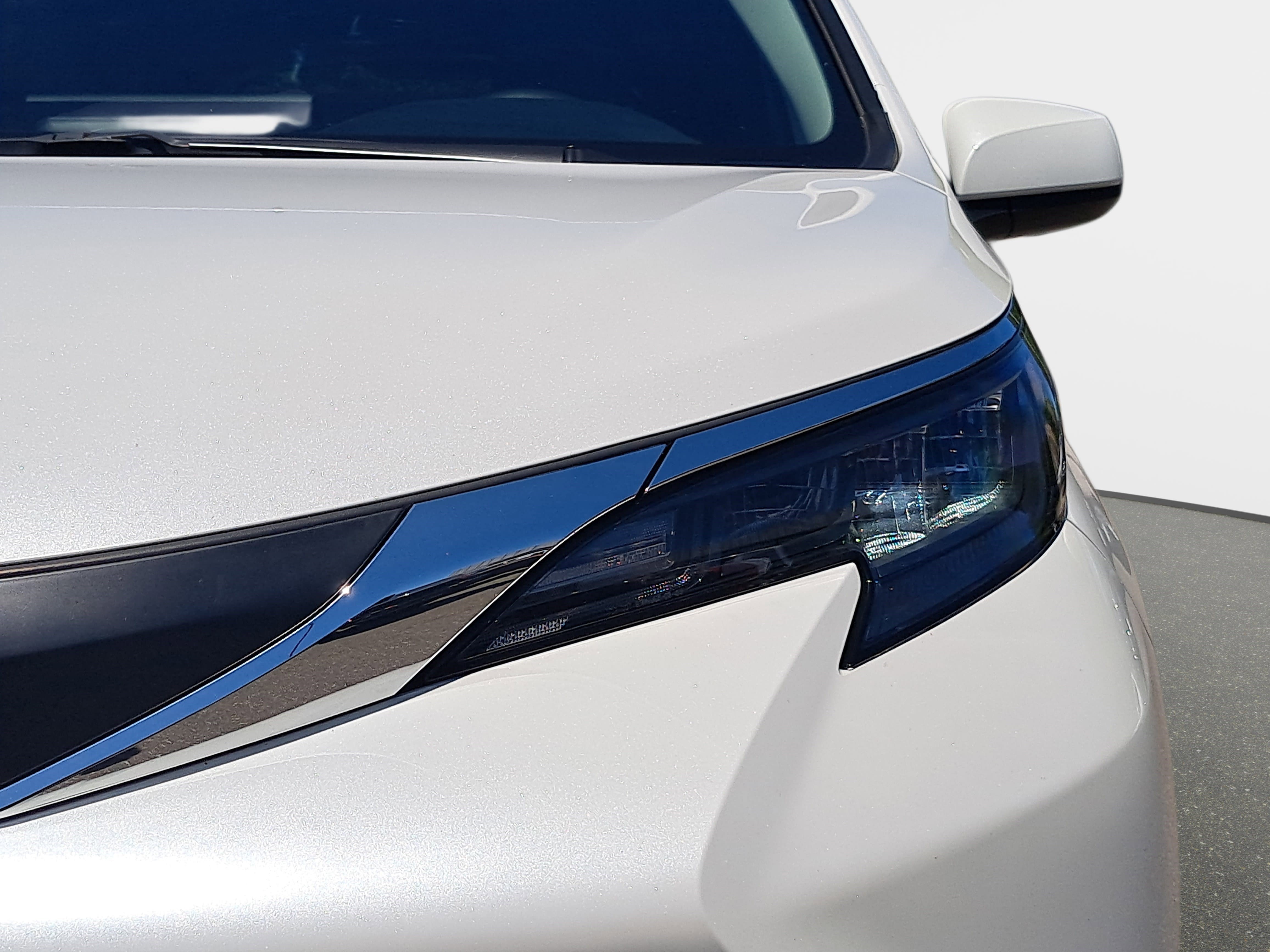 Used 2025 Toyota Sienna XLE FWD image 31