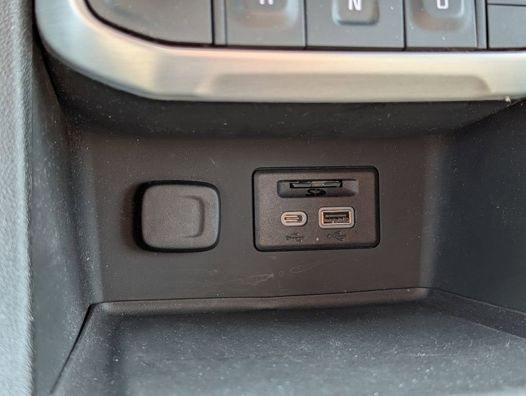Used 2023 GMC Acadia SLT w/ Technology Package image 45