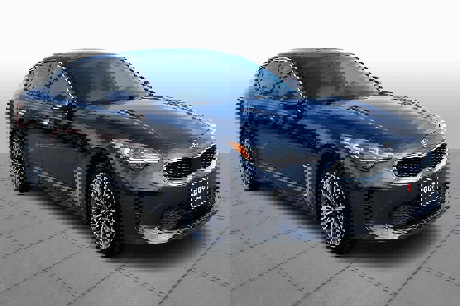 Used 2019 Kia Stinger Premium image 3