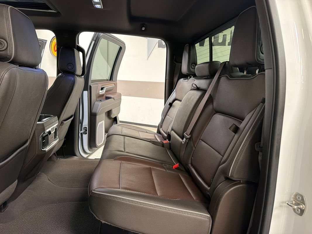 Used 2024 GMC Sierra 3500 Denali w/ Denali Reserve Package AWD/4WD image 36