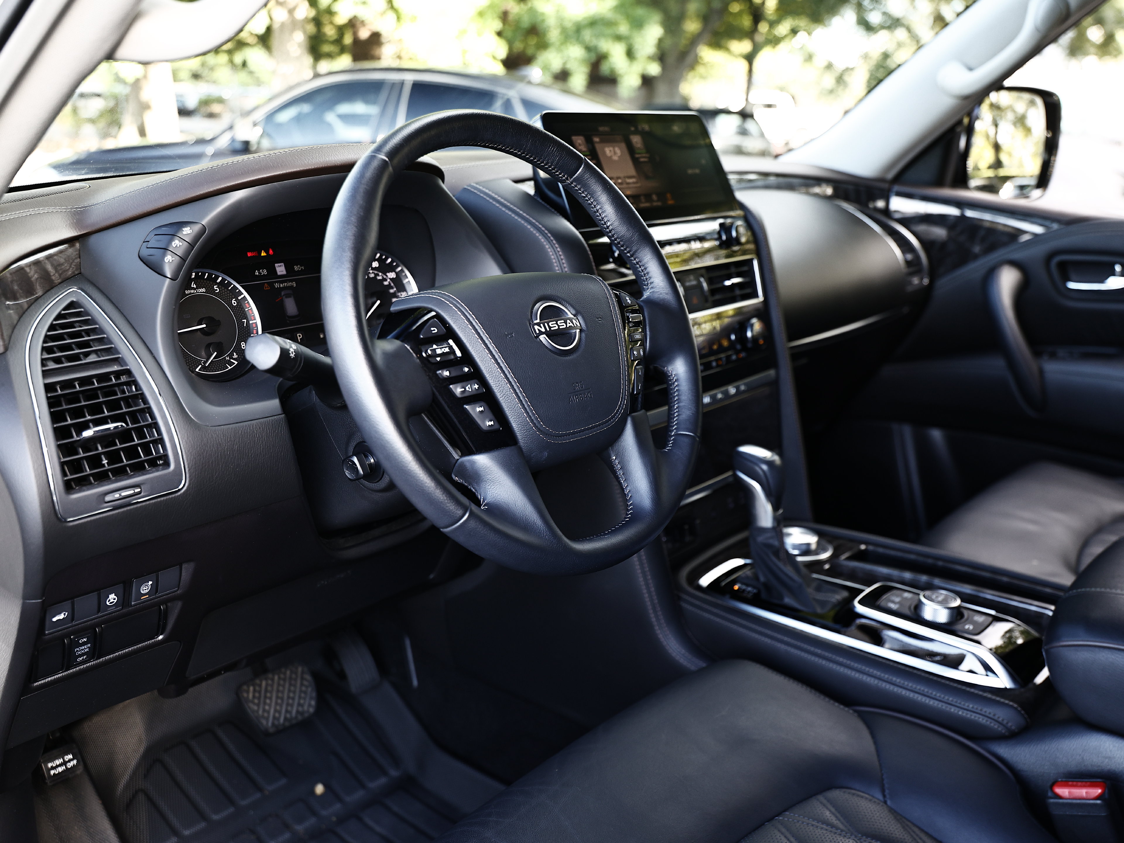 Used 2024 Nissan Armada Platinum w/ Captain's Chairs Package AWD/4WD image 21