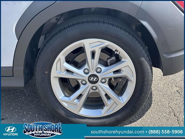 Certified 2023 Hyundai Kona SEL AWD/4WD image 10