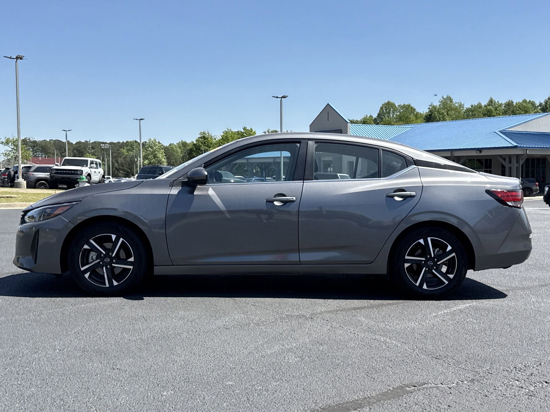 Used 2025 Nissan Sentra SV image 16