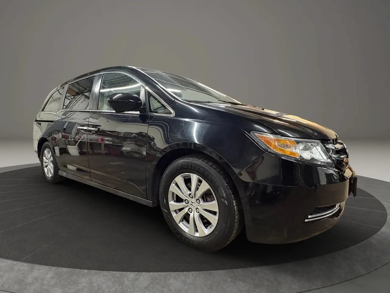 Used 2017 Honda Odyssey EX-L image 2
