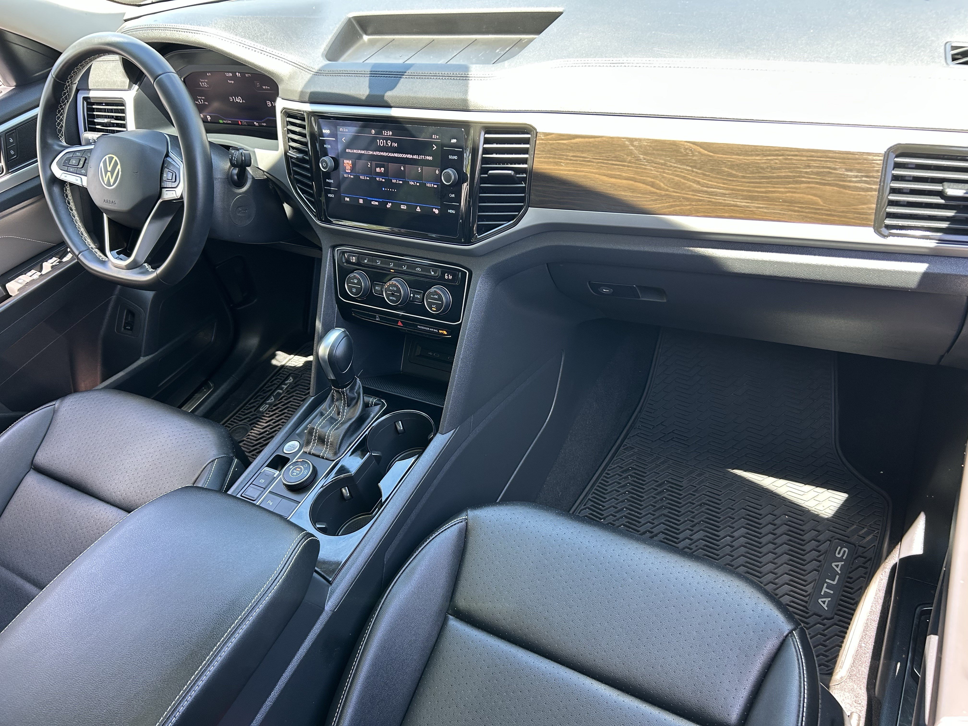 Used 2023 Volkswagen Atlas SE AWD/4WD image 9