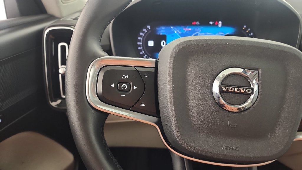Used 2024 Volvo XC40 B5 Plus AWD/4WD image 19
