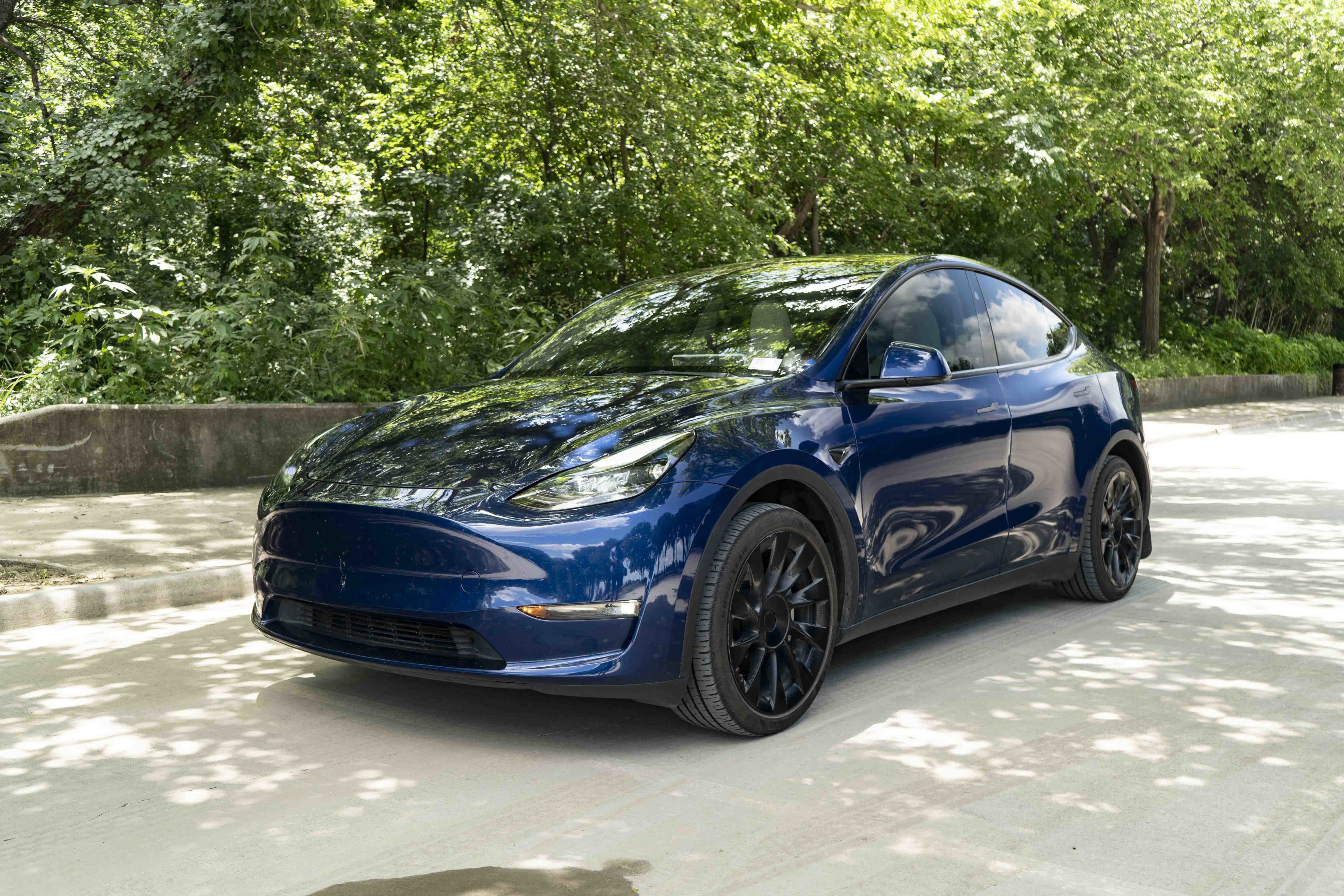 Used 2023 Tesla Model Y Long Range AWD/4WD image 5