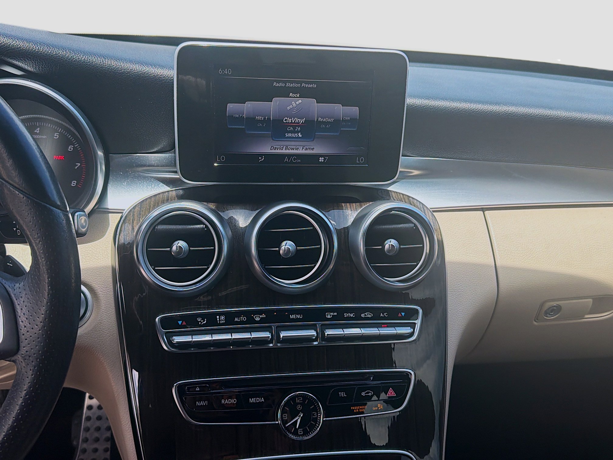 Used 2018 Mercedes-Benz C 300 Sedan w/ Premium Package image 10