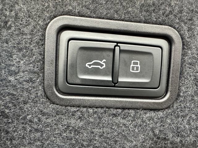 Used 2021 Audi S8 L image 14