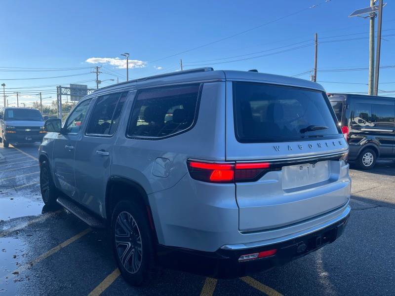 Used 2024 Jeep Wagoneer Series II w/ Flexible Seating Group image 5