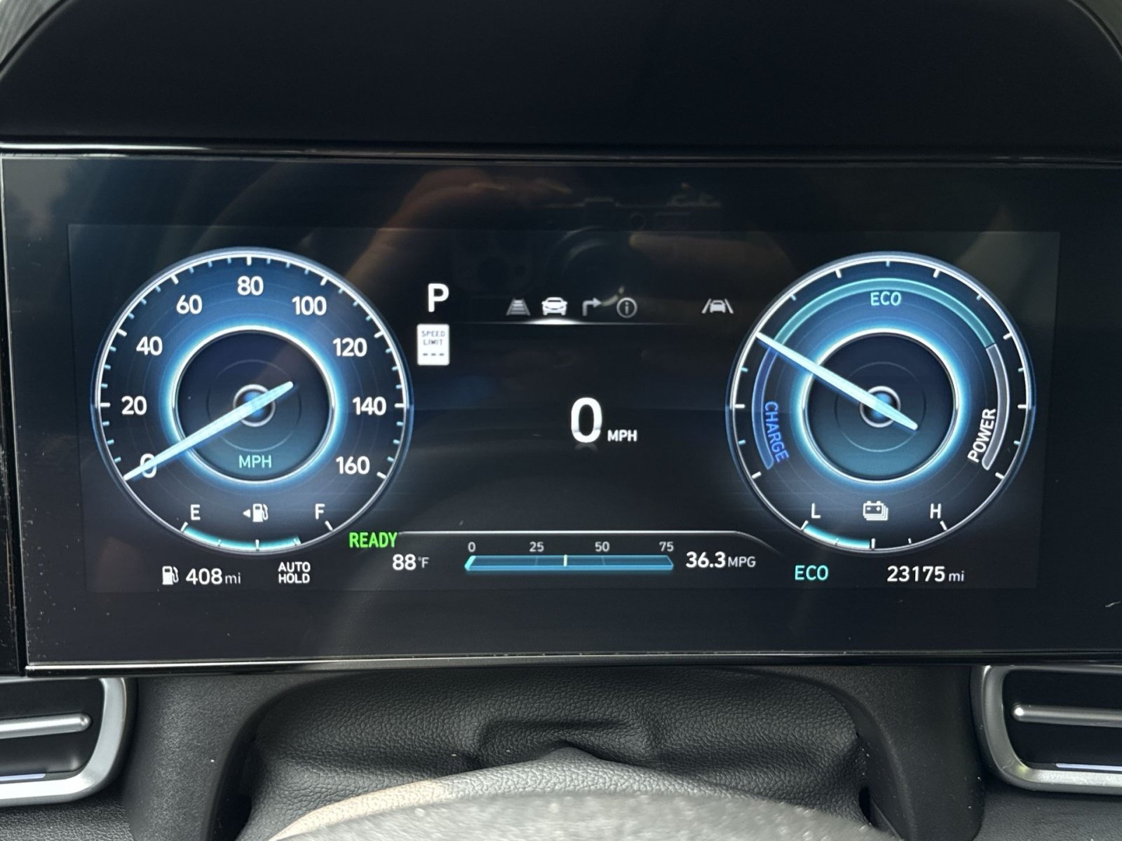Certified 2024 Hyundai Elantra Blue FWD image 17