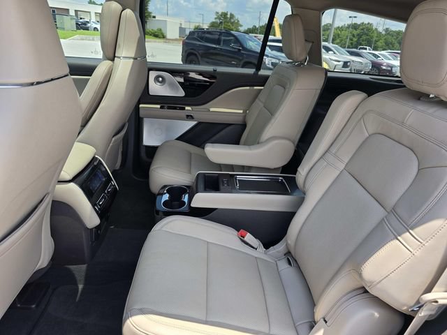 Used 2021 Lincoln Aviator Reserve w/ Equipment Group 201A AWD/4WD image 7
