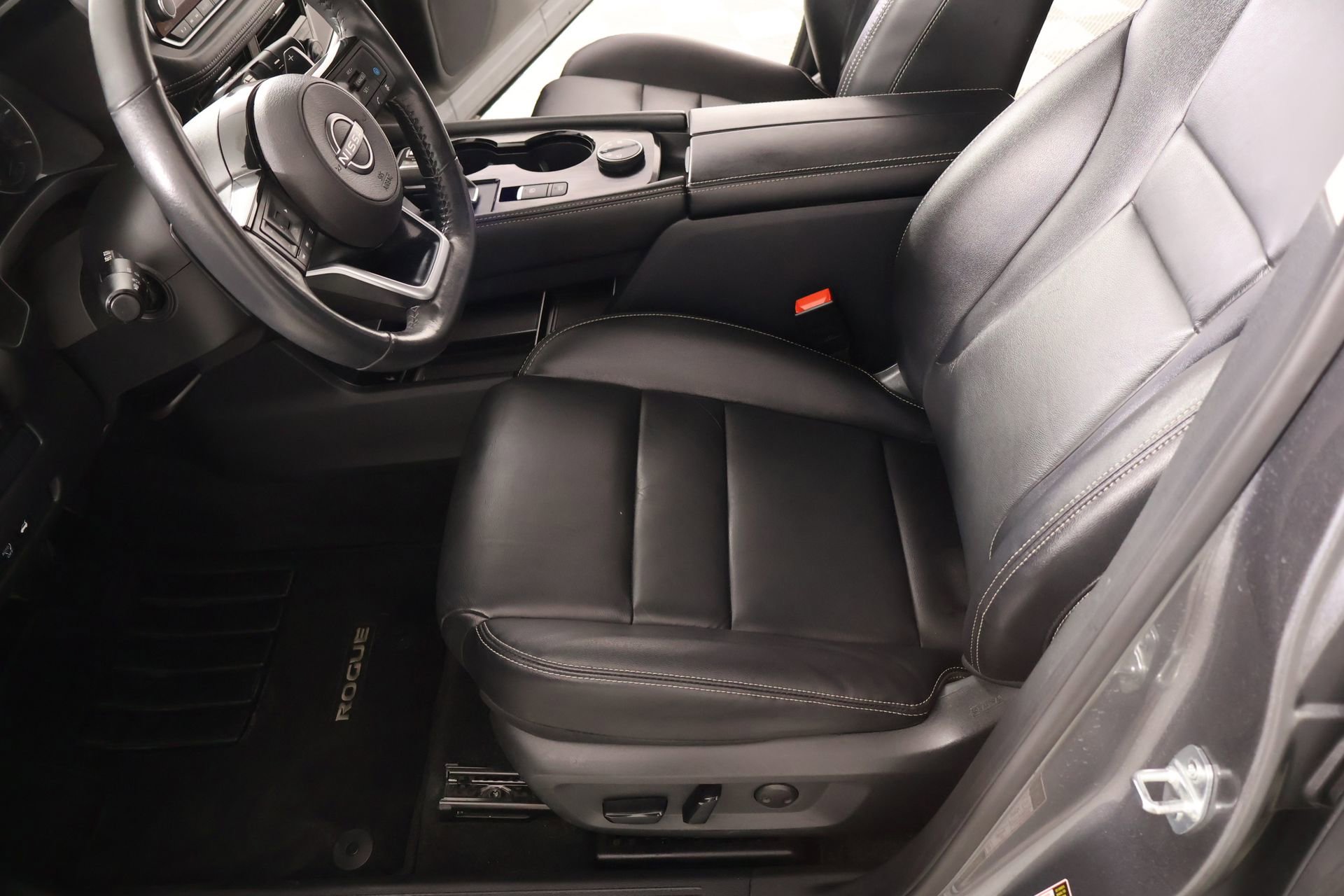 Used 2023 Nissan Rogue SL AWD/4WD image 11