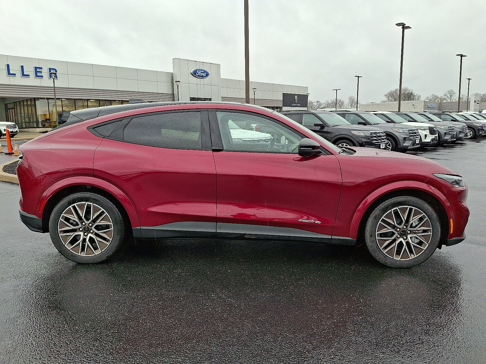 Used 2025 Ford Mustang Mach-E Premium image 7