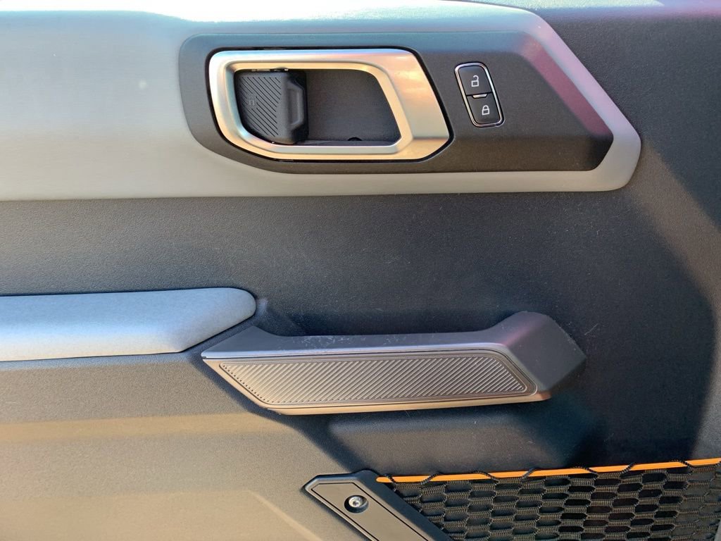 Used 2023 Ford Bronco Badlands image 11