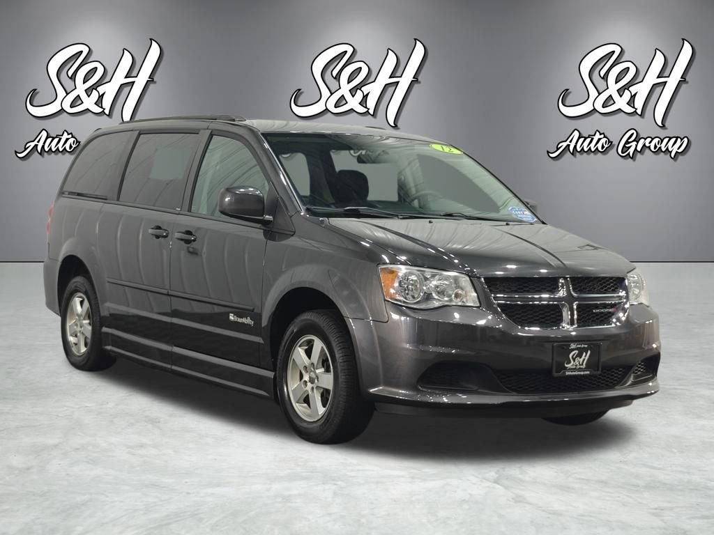 Used 2012 Dodge Grand Caravan SXT image 2