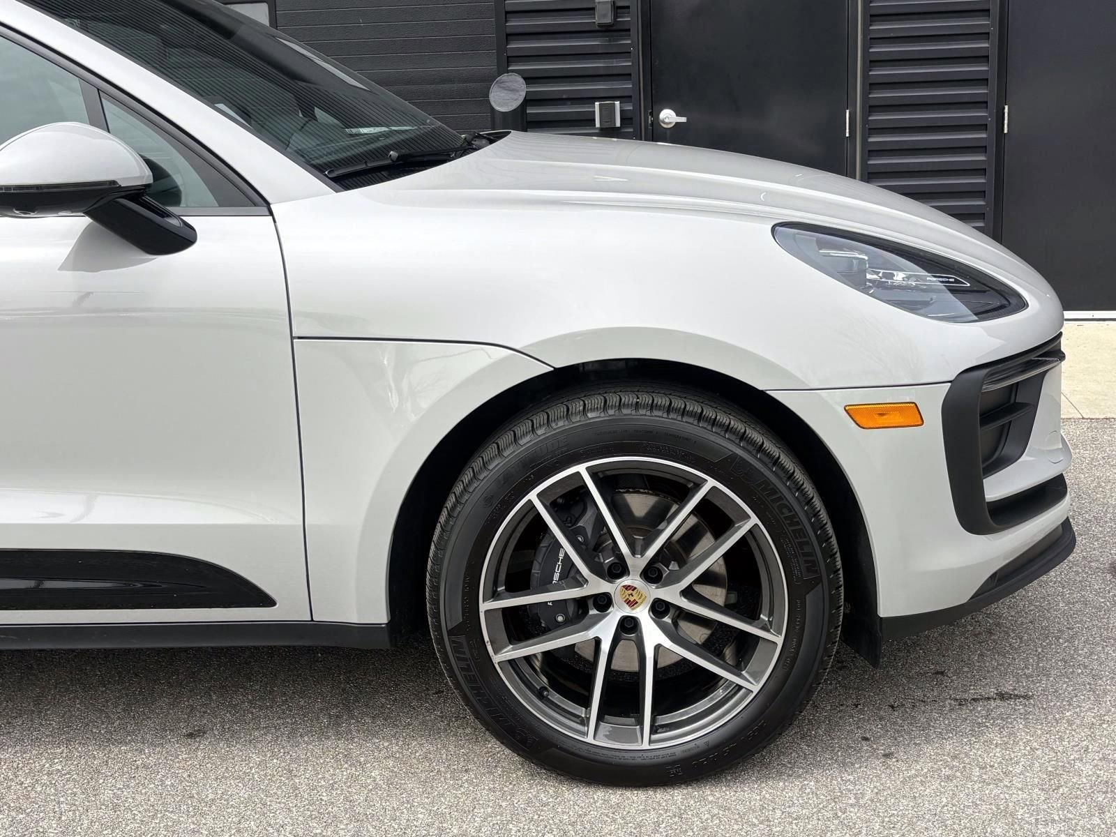 Used 2025 Porsche Macan image 14