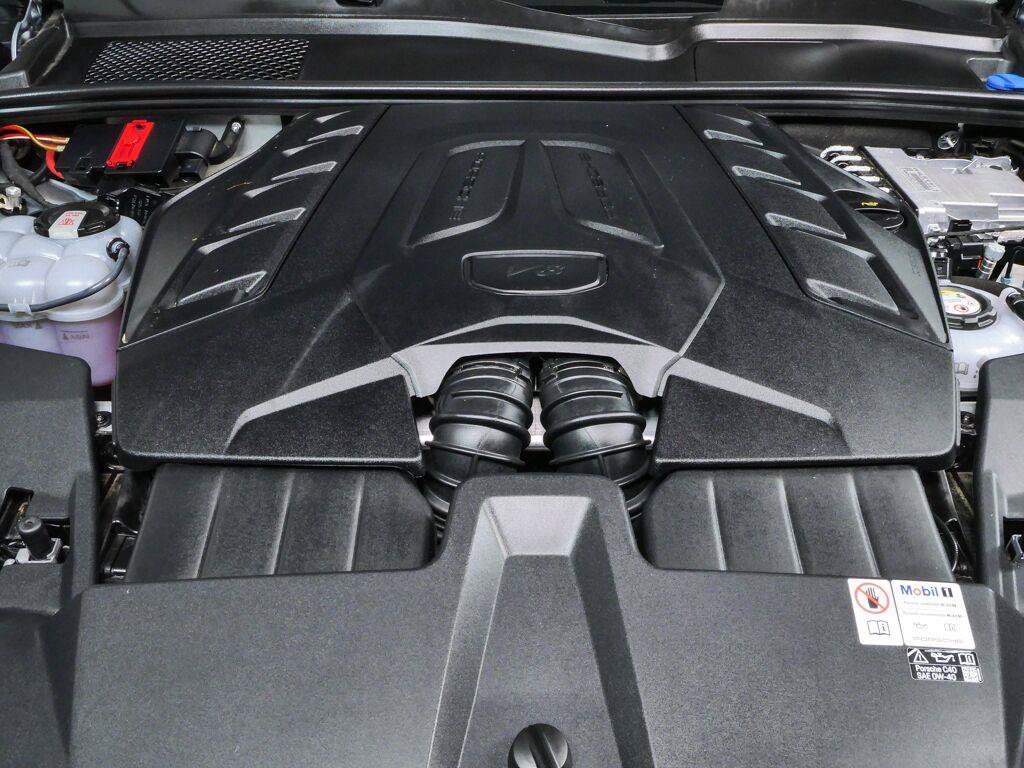 Certified 2024 Porsche Cayenne Turbo AWD/4WD image 35