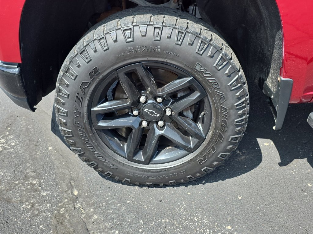 Used 2021 Chevrolet Silverado 1500 Custom Trail Boss AWD/4WD image 15