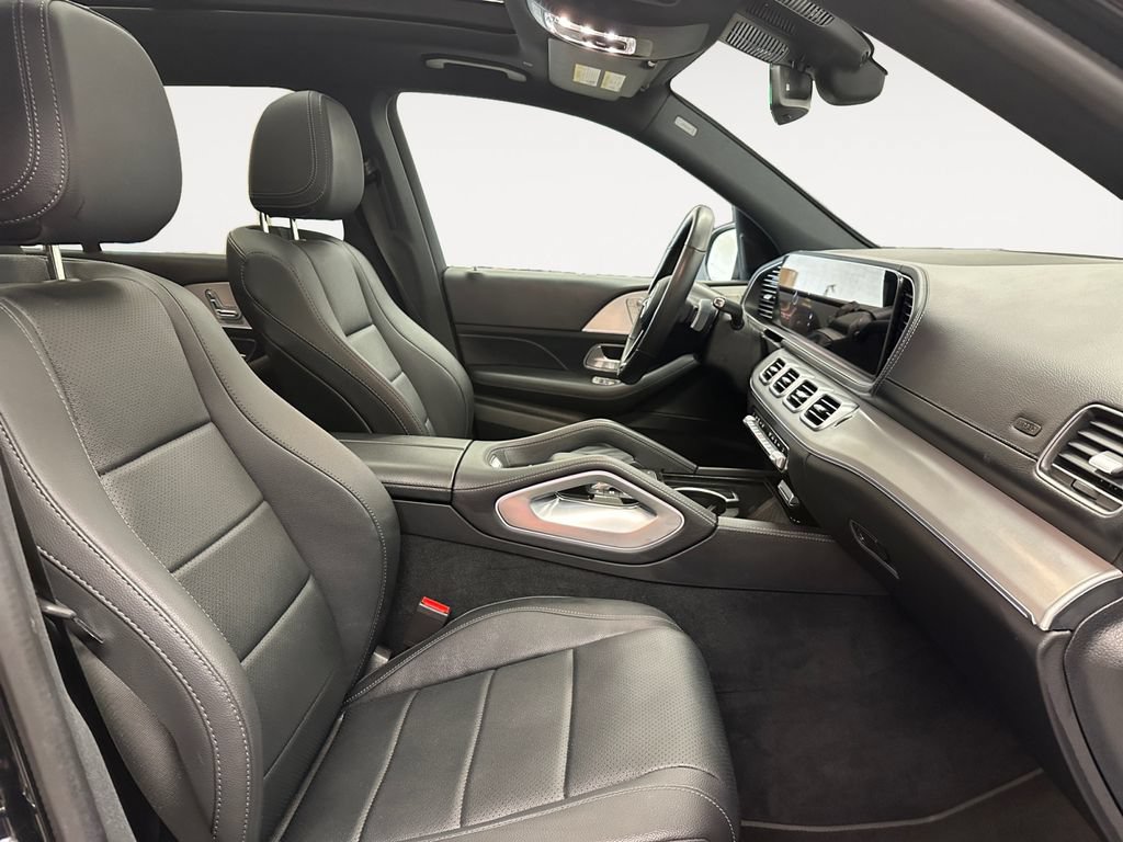 Used 2025 Mercedes-Benz GLS 450 4MATIC image 15