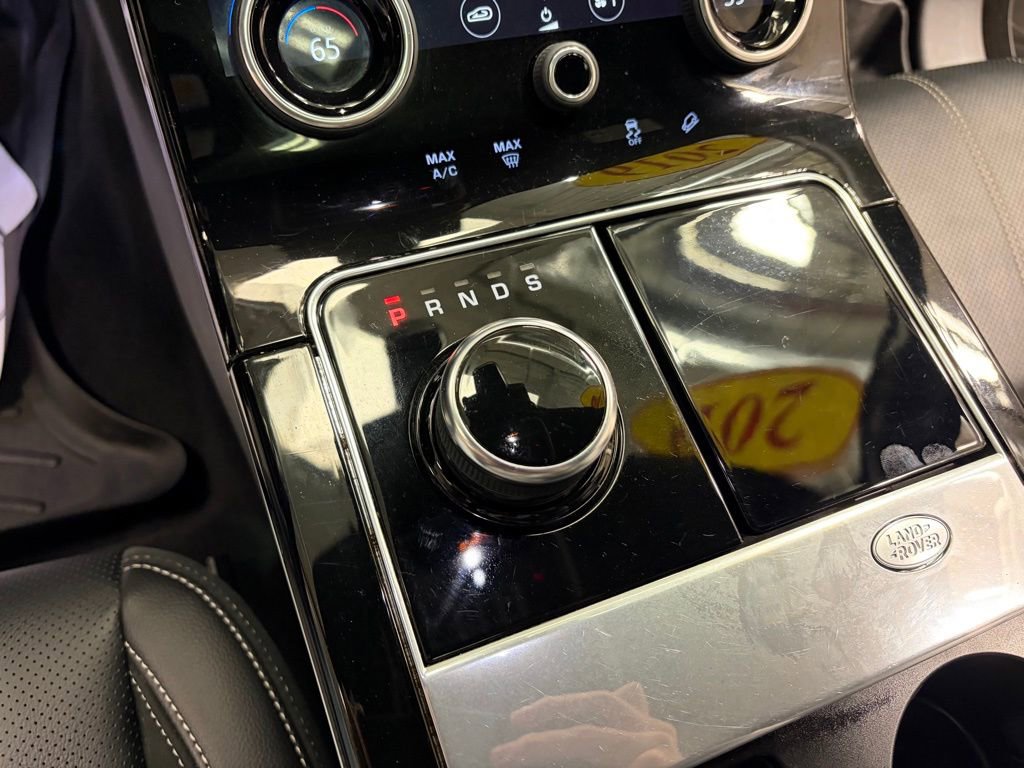 Used 2019 Land Rover Range Rover Velar R-Dynamic SE image 22