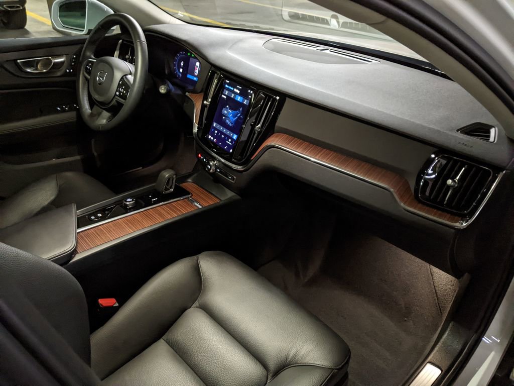 Certified 2024 Volvo V60 B5 Cross Country Plus image 21