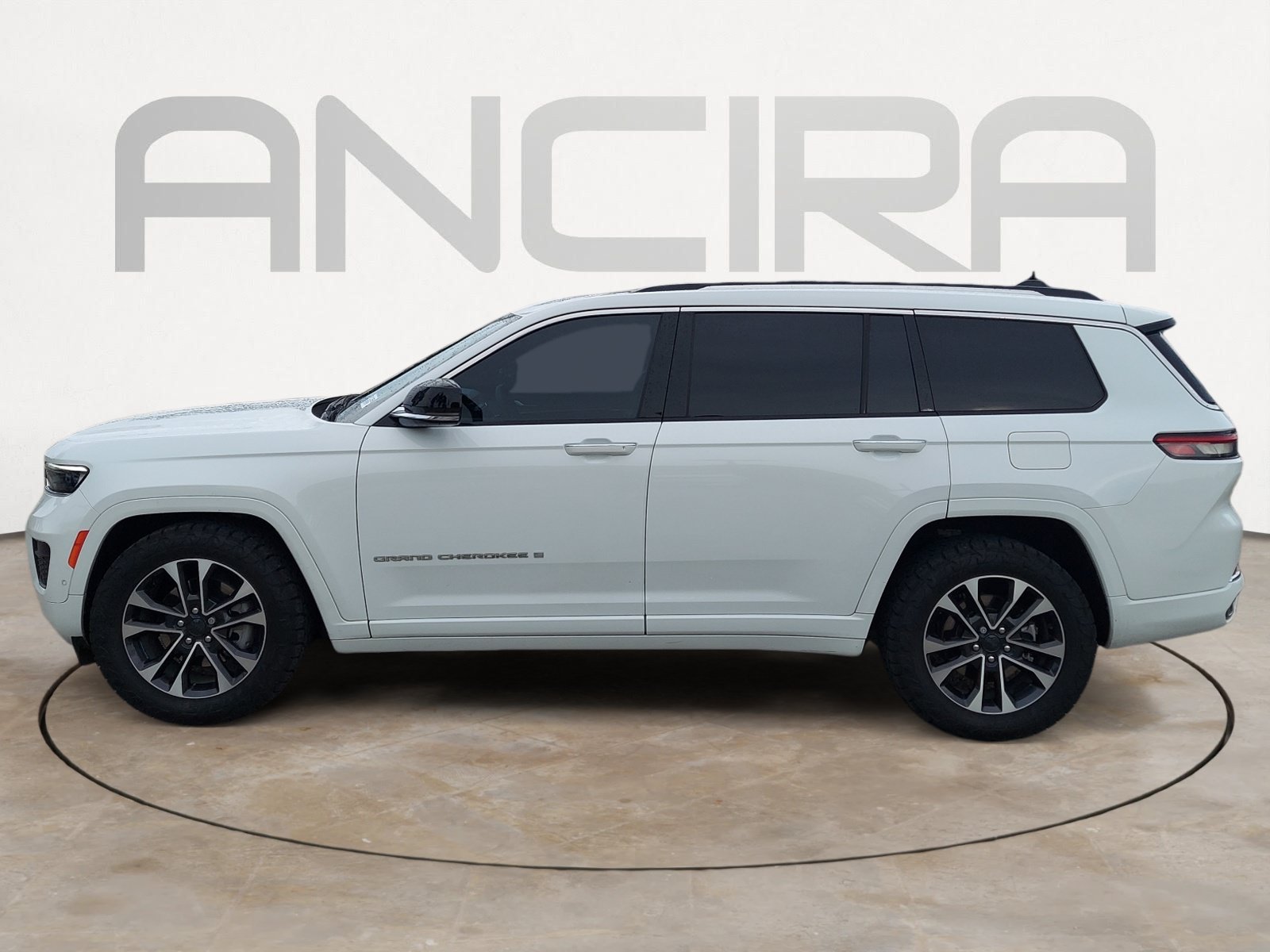 Used 2023 Jeep Grand Cherokee L Overland AWD/4WD image 7