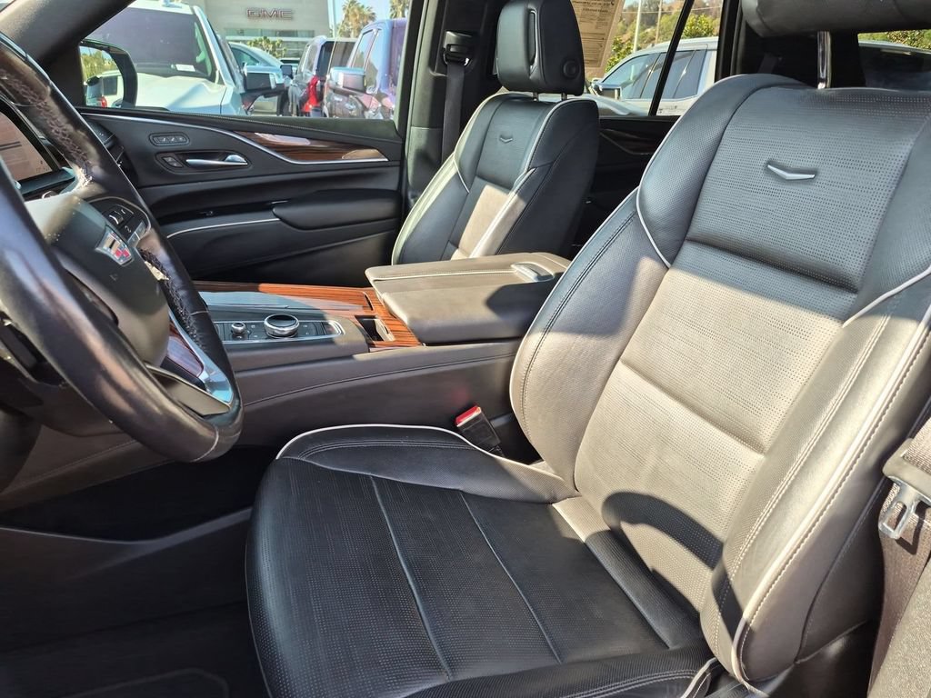 Certified 2022 Cadillac Escalade Premium Luxury RWD image 12