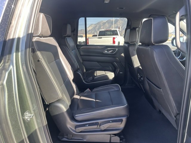 Used 2023 Chevrolet Suburban Premier image 18