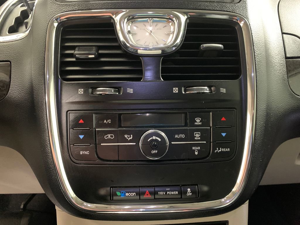 Used 2011 Chrysler Town & Country Touring FWD image 9