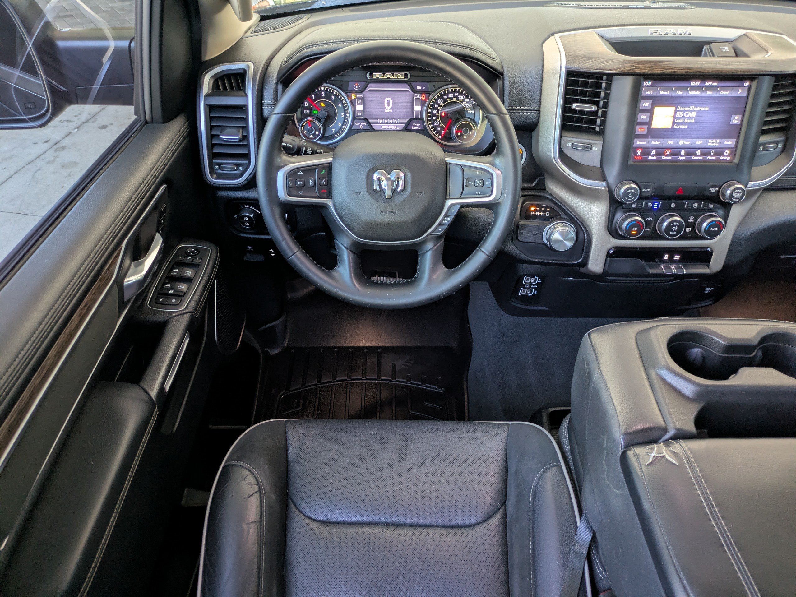 Used 2019 RAM 1500 Laramie RWD image 16