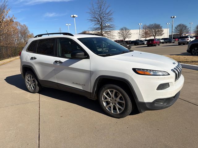 Used 2016 Jeep Cherokee Sport image 7