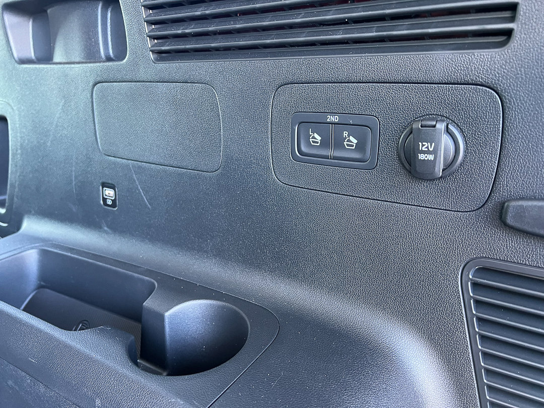 Used 2023 Kia Sorento LX image 7