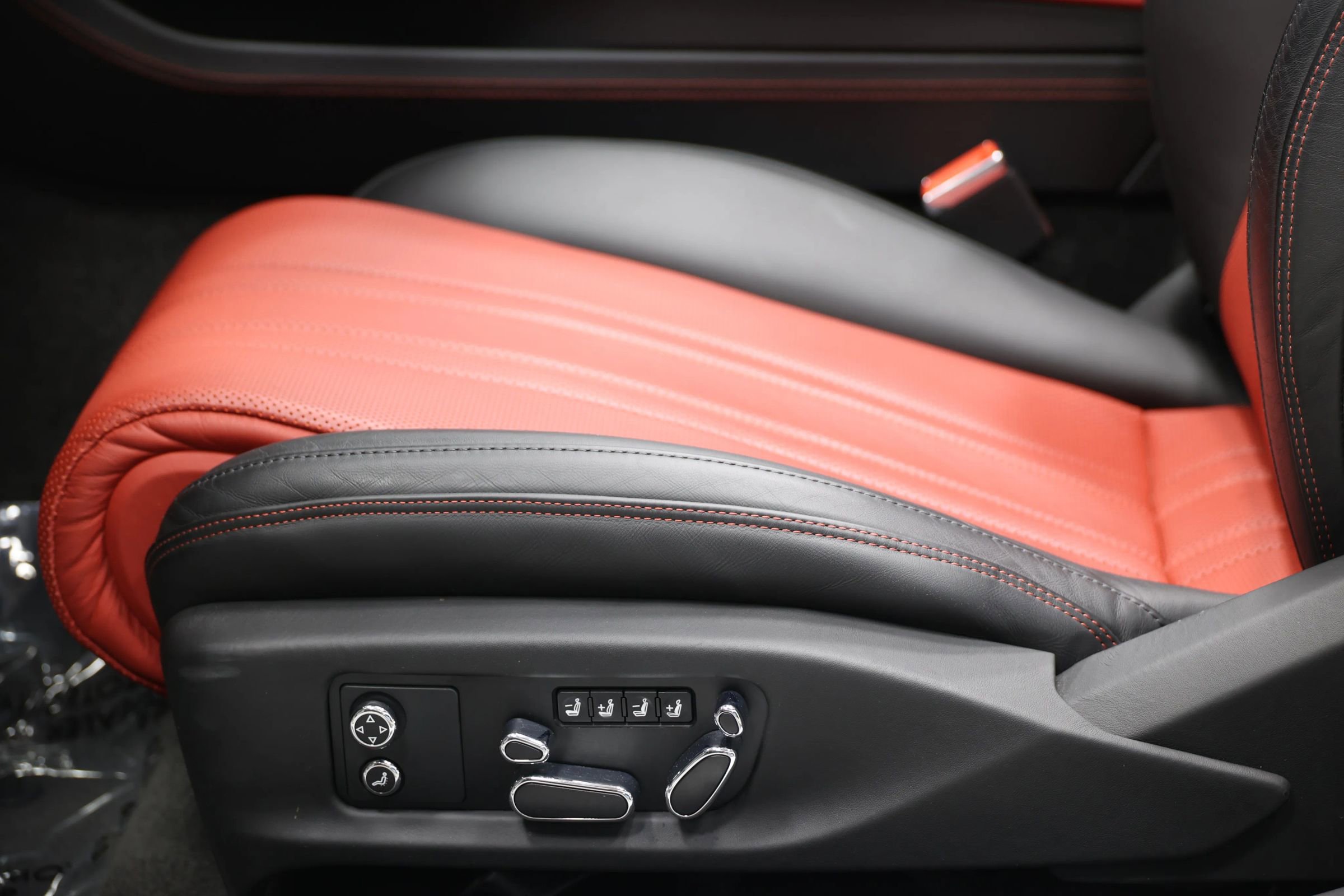 Used 2020 Bentley Continental GT V8 image 18