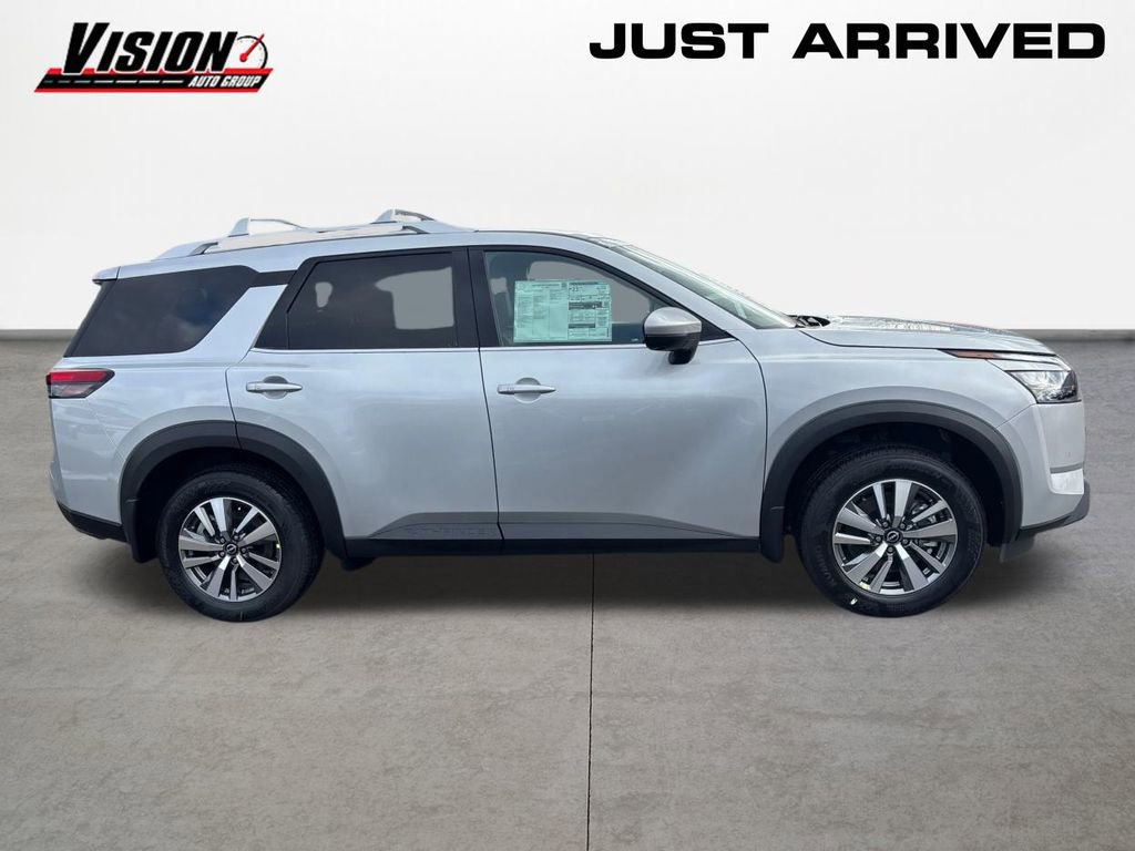 New 2025 Nissan Pathfinder SL w/ Cargo Package image 4
