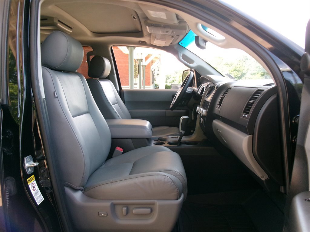 Used 2013 Toyota Sequoia Limited RWD image 14