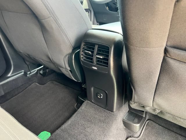 Used 2022 Ford Escape SE w/ SE Sport Appearance Package FWD image 27