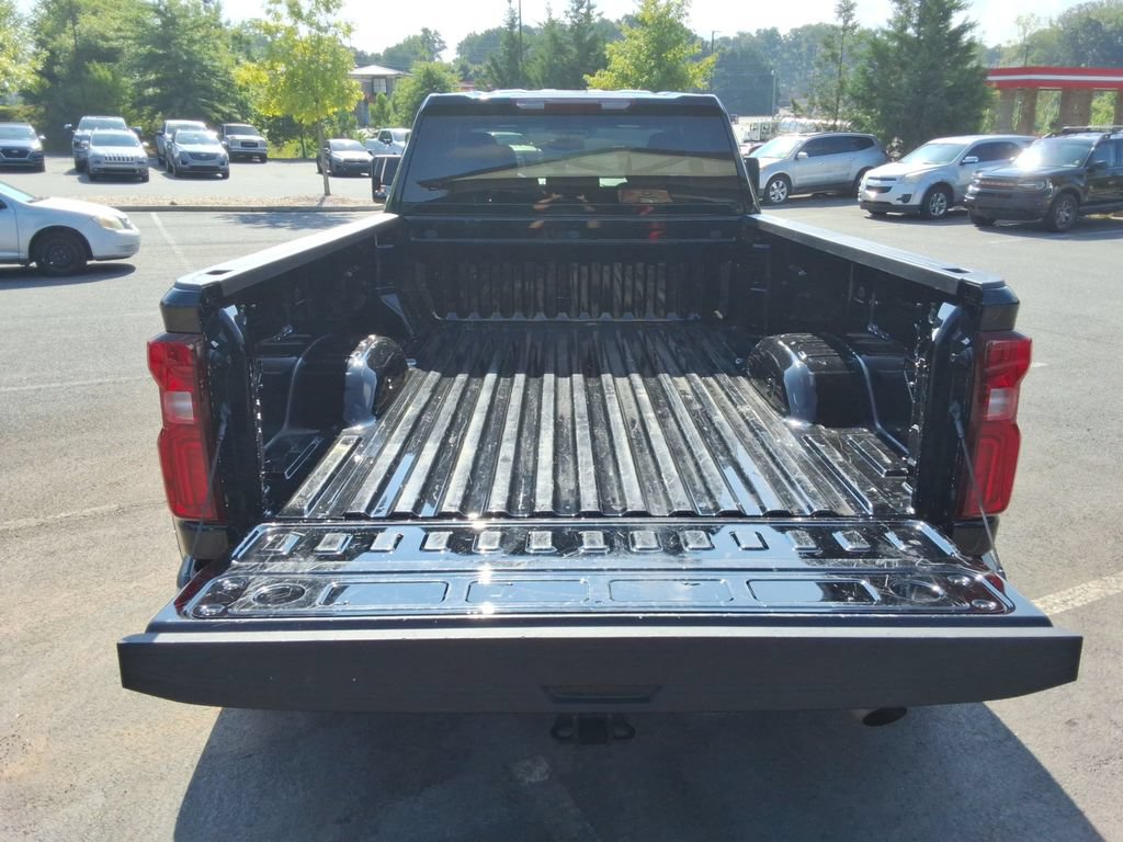 Certified 2025 Chevrolet Silverado 3500 LT AWD/4WD image 17