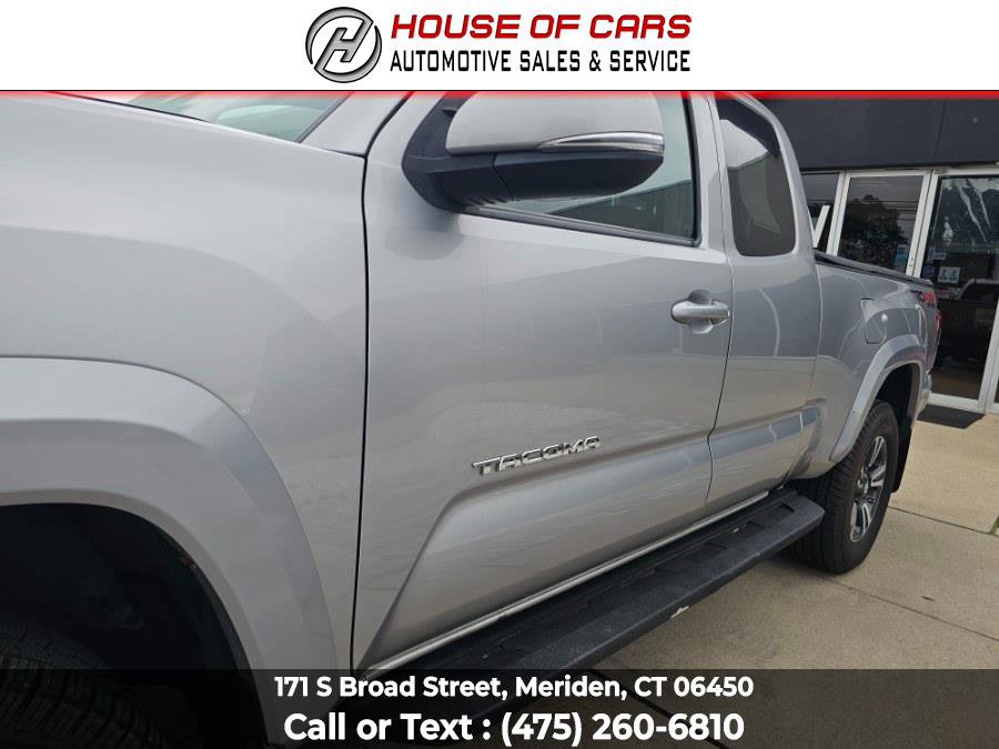 Used 2017 Toyota Tacoma TRD Sport image 19