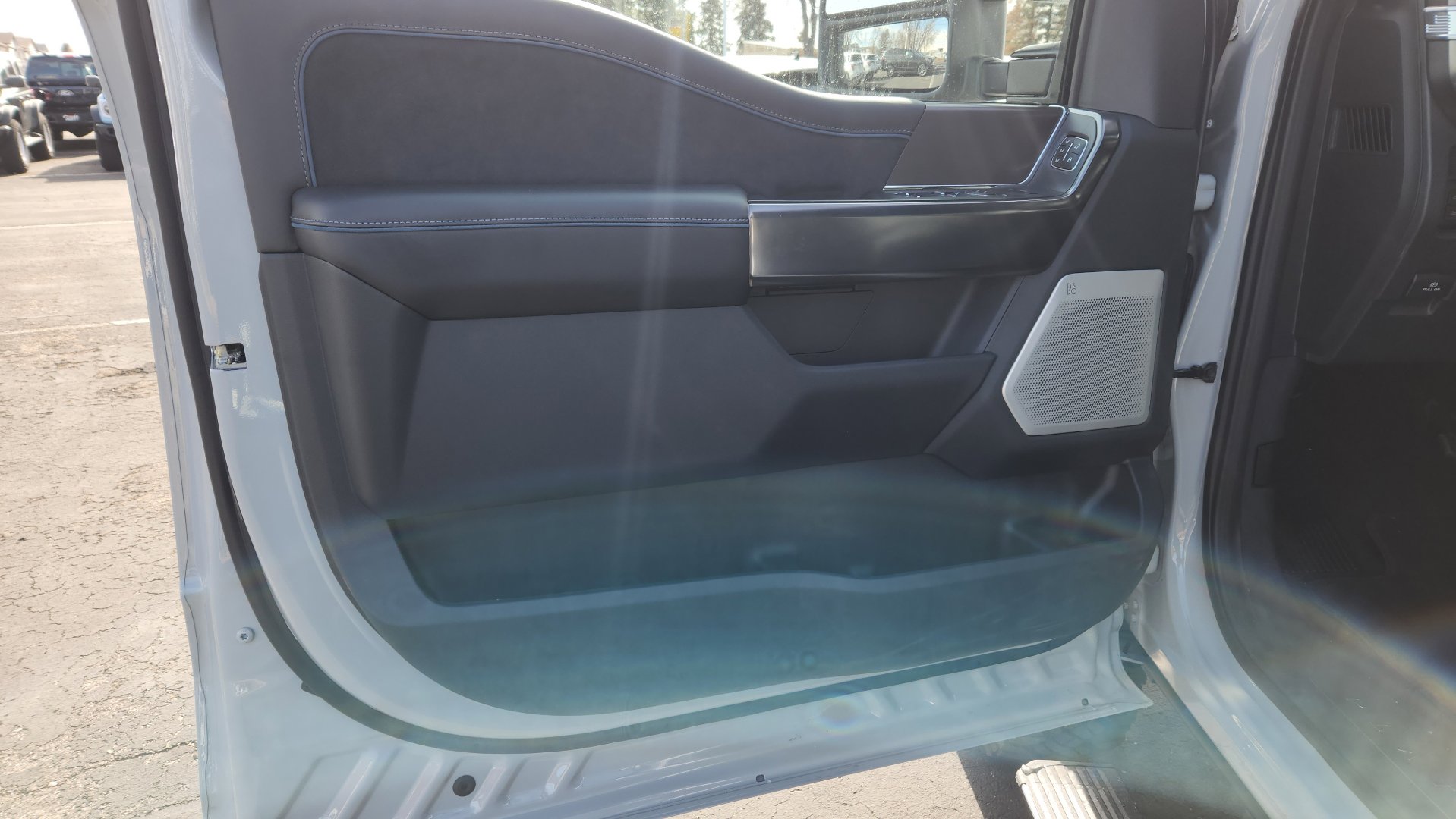 New 2026 Ford F250 Platinum w/ Tremor Off-Road Package image 23